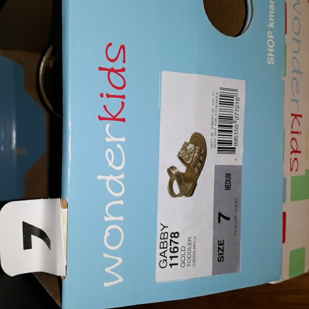 🌞 Wonder Kids Gold Sandals Size 7 - Picture 7 of 7